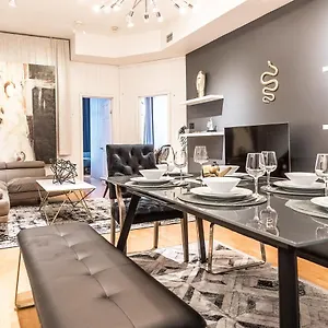 Apartment Spacious 2 Bedroom In The Heart Of, Montreal