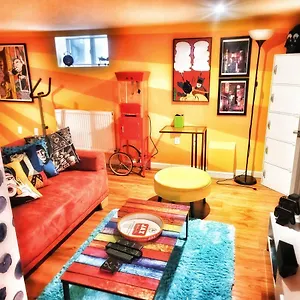 https://apt-bright-pop-art-inspired.hotelstorontoontario.org