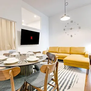 Apartment M11 Stylish & Modern 3br Downtown Mtl, Montreal