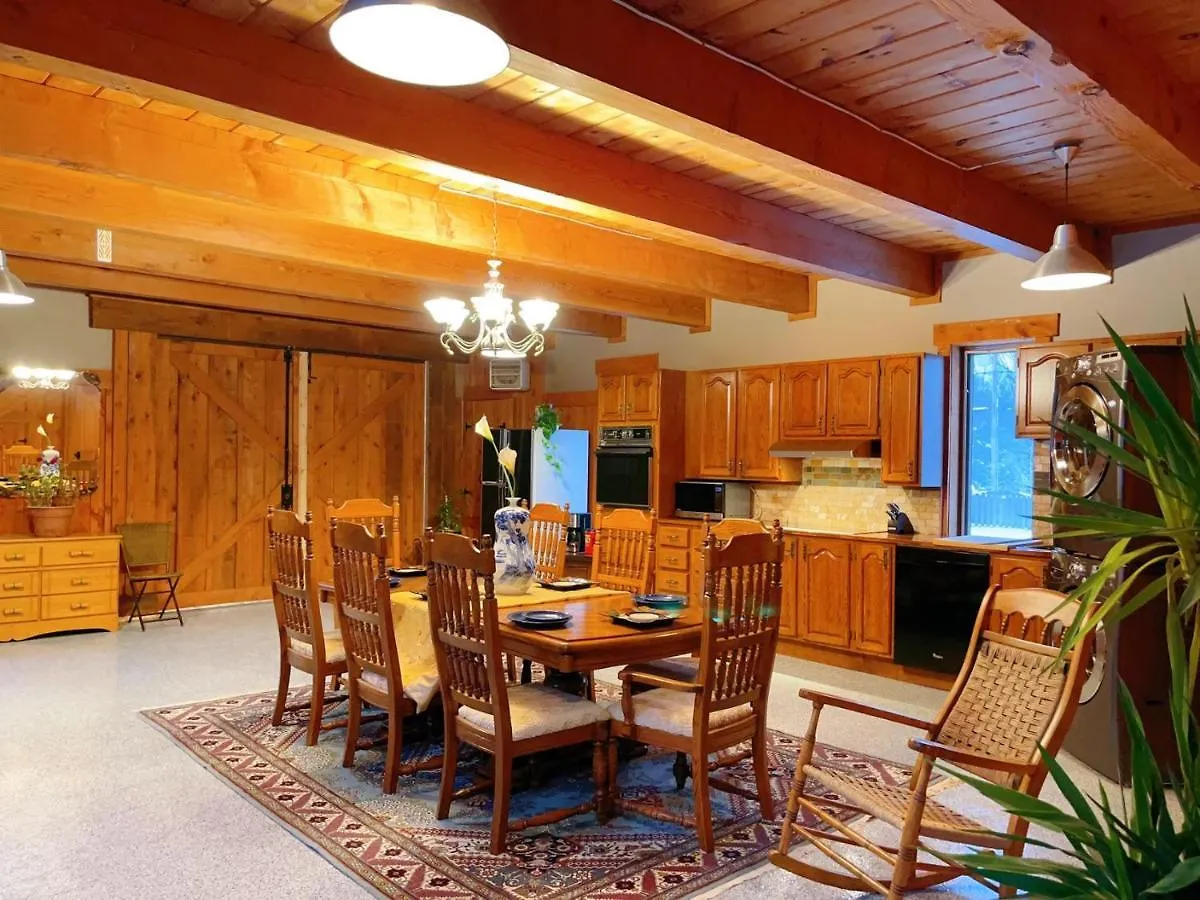 Lulu'S Chalet Villa Montreal Holiday home