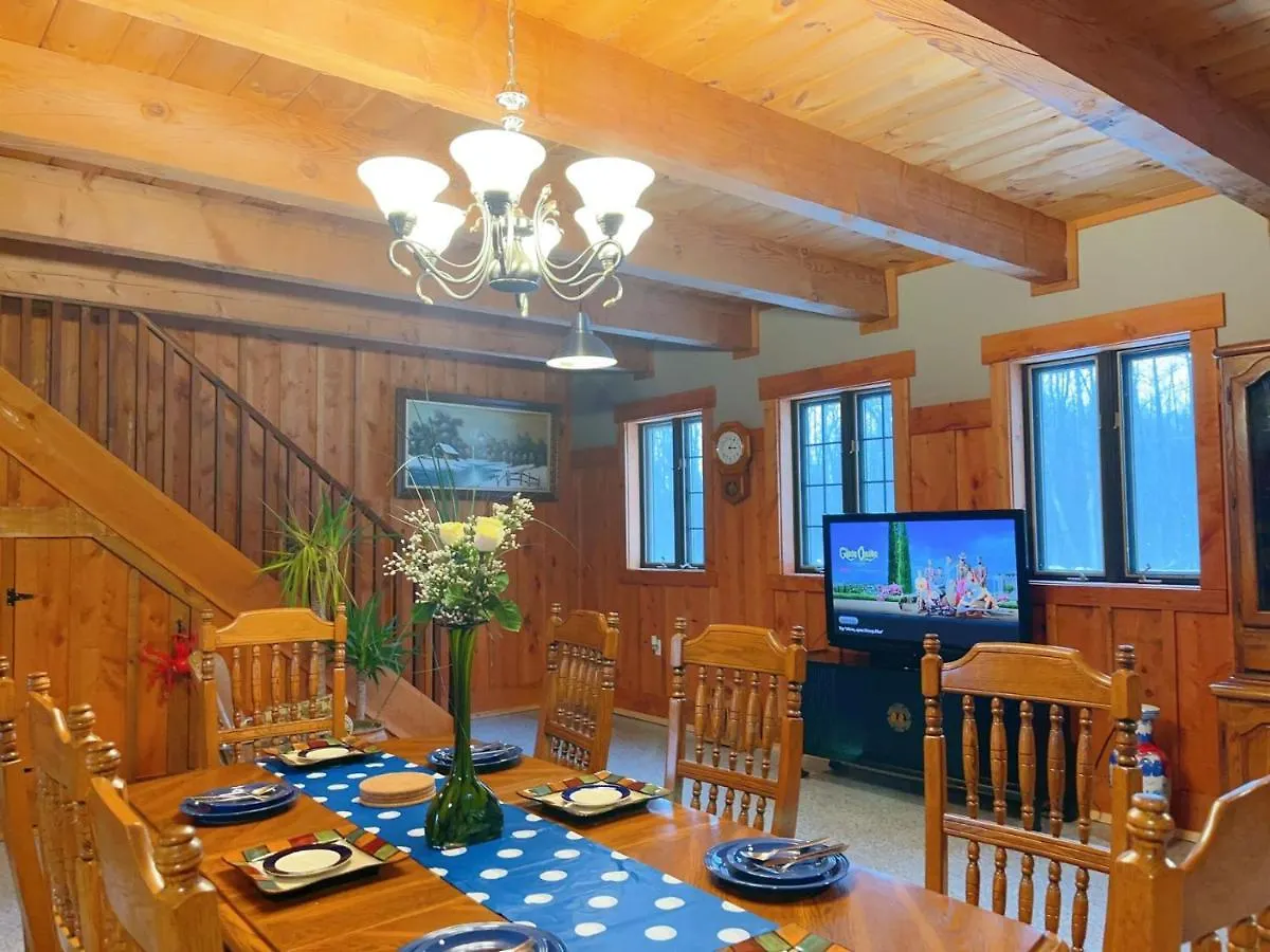 Holiday home Lulu'S Chalet Villa Montreal